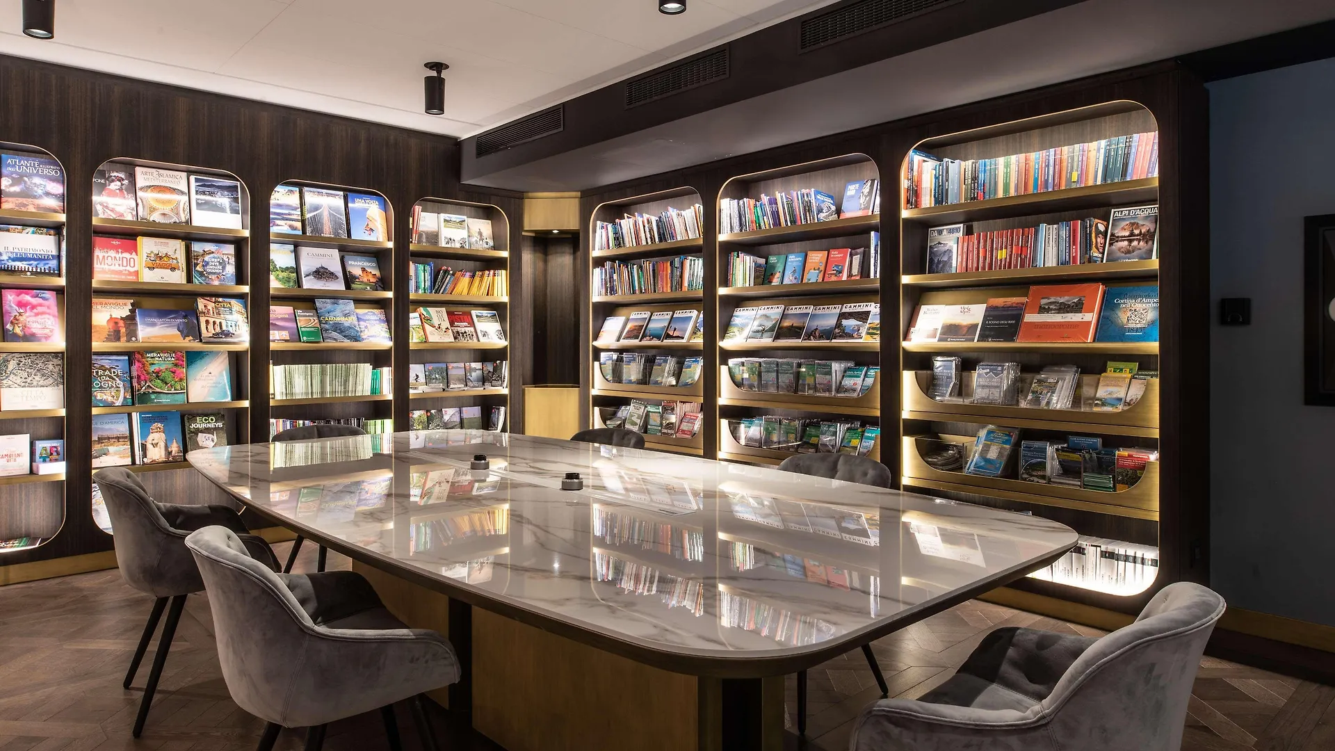 Otel Radisson Collection Hotel, Palazzo Touring Club Milano