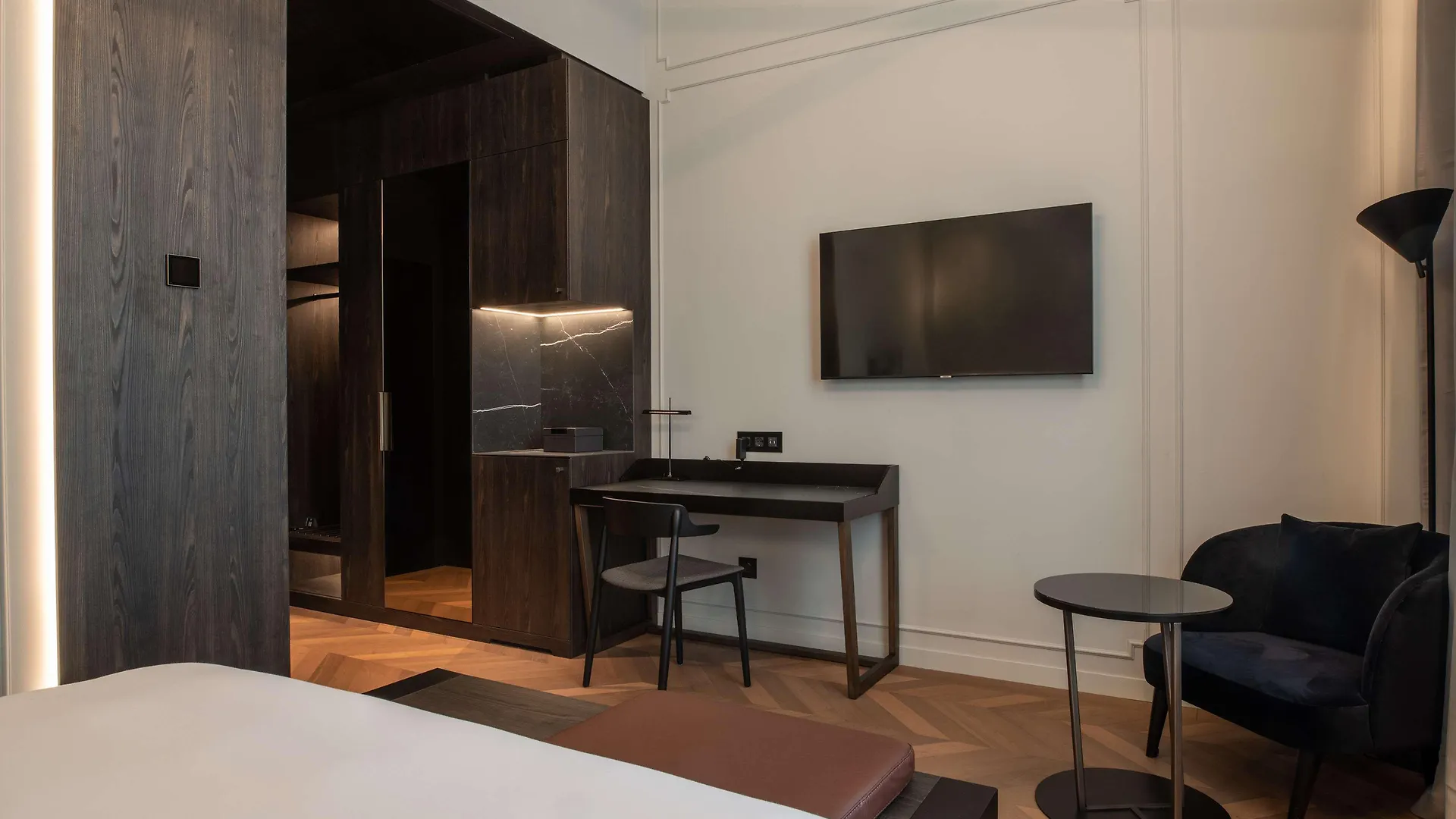 Radisson Collection Hotel, Palazzo Touring Club Милан 5*,
