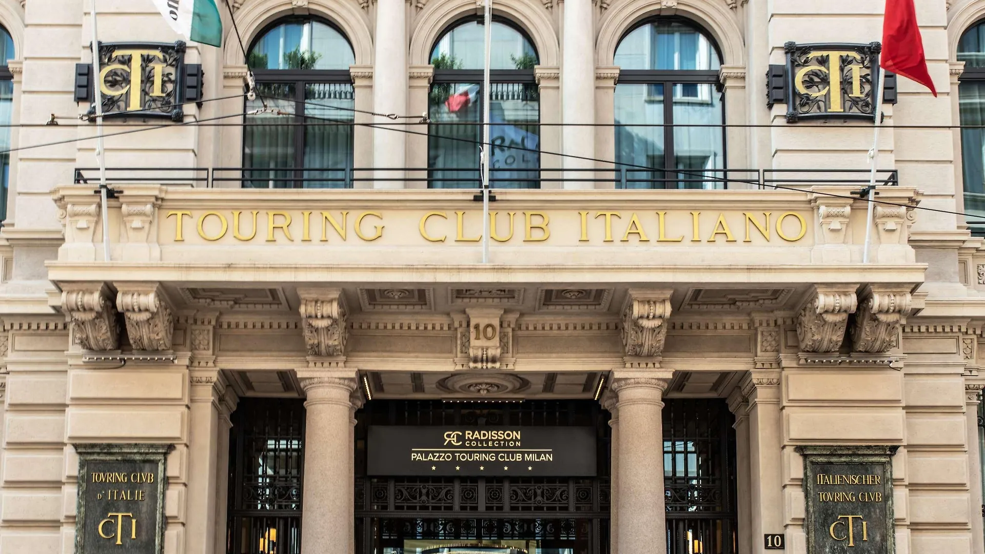 Radisson Collection Hotel, Palazzo Touring Club Милан