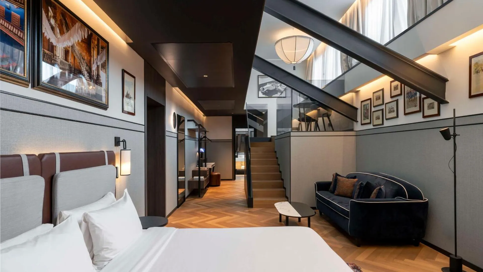 Radisson Collection Hotel, Palazzo Touring Club Милан