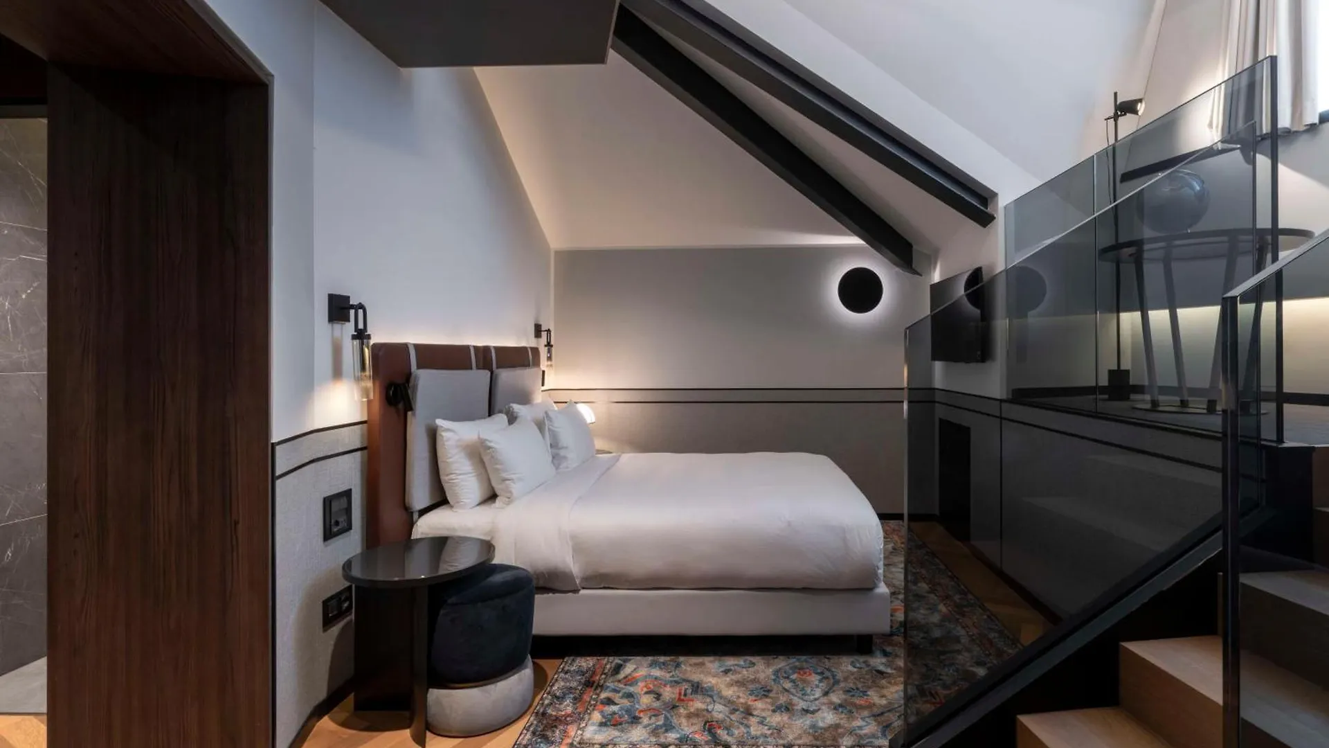 Radisson Collection Hotel, Palazzo Touring Club Милан 5*,  Италия