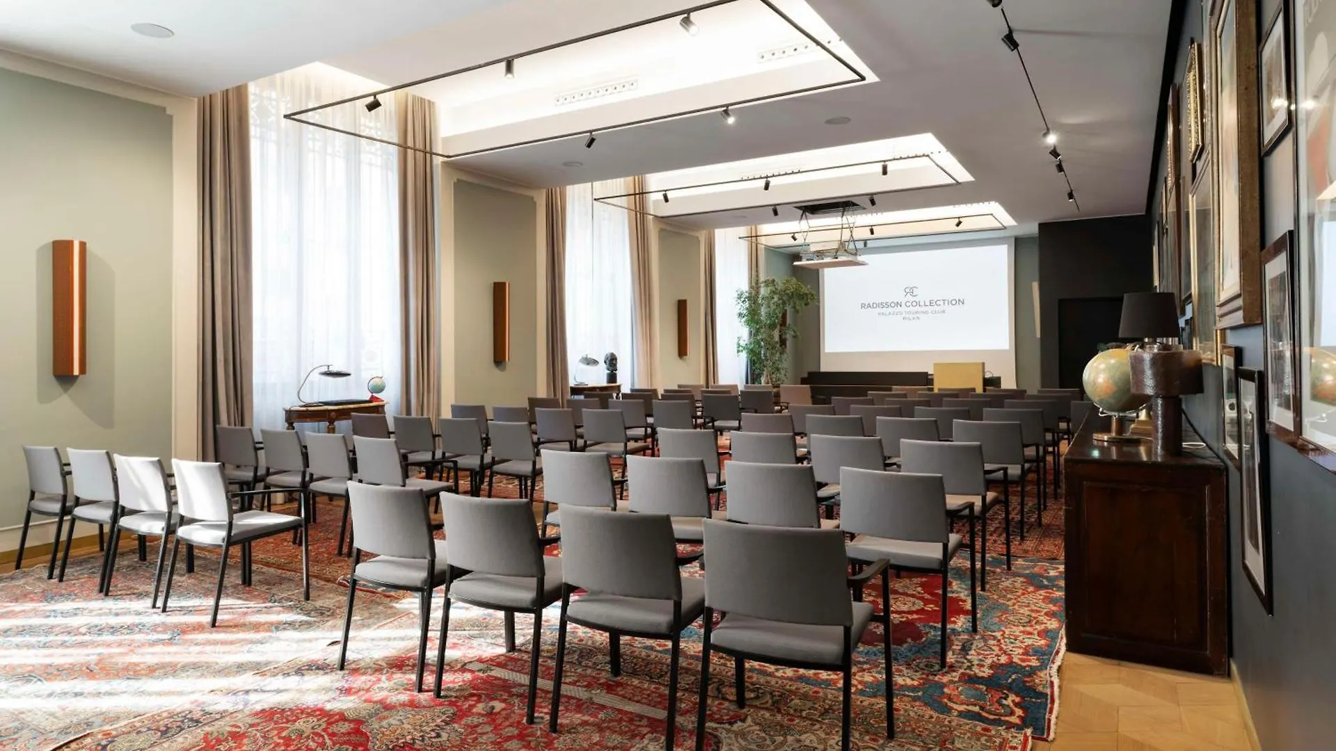Radisson Collection Hotel, Palazzo Touring Club Милан Отель